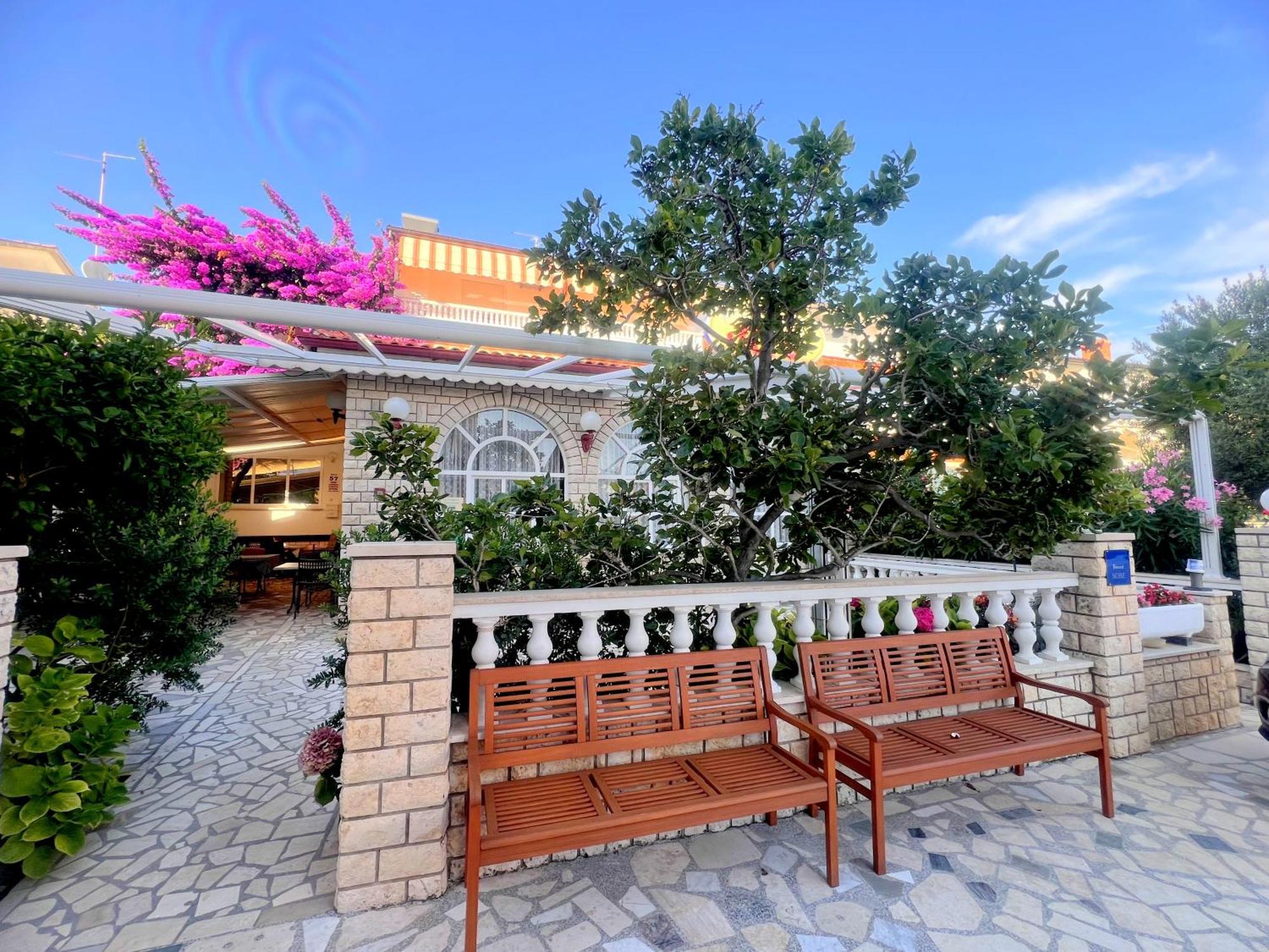 Bed & Breakfast Rab Palit 外观 照片
